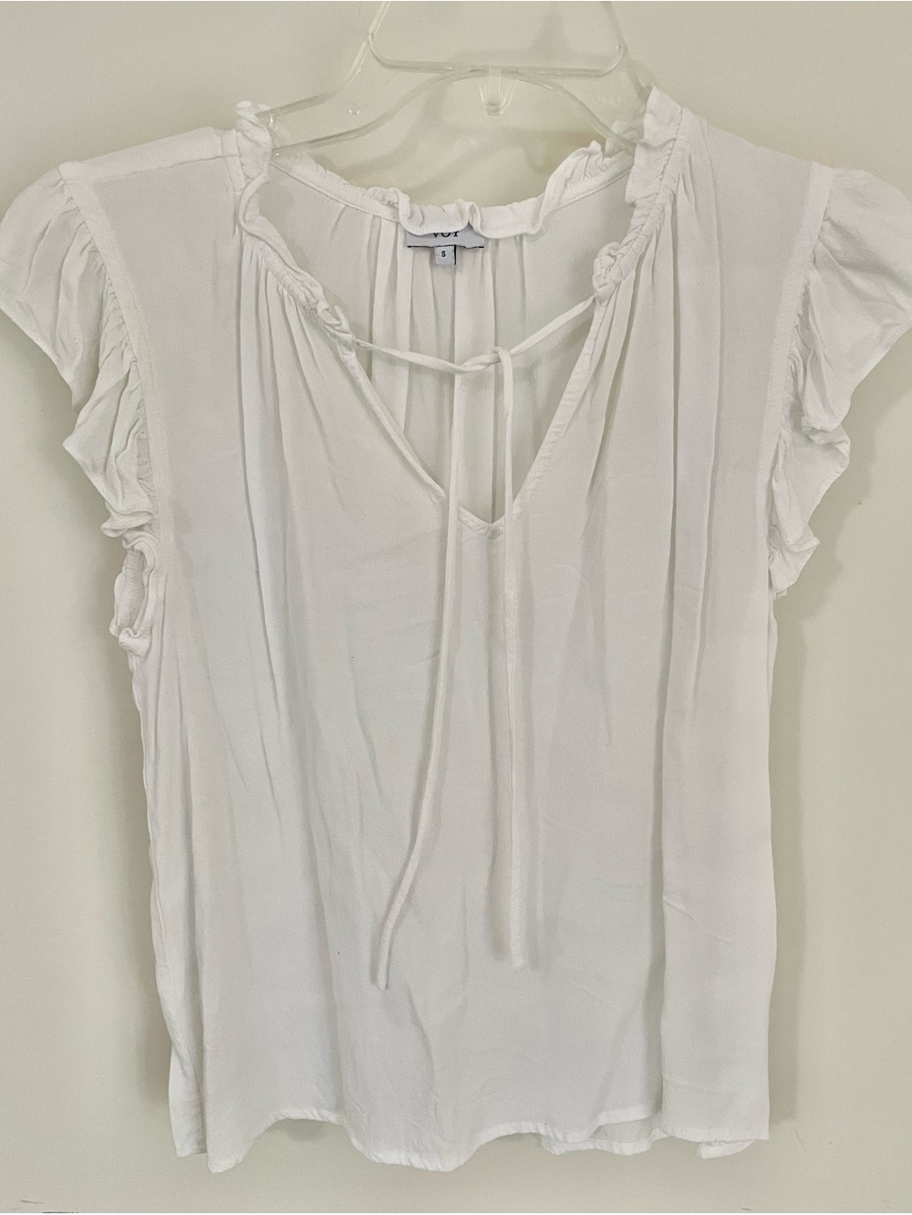 Voy Women's White Ruffle Tie-Neck Sleeveless Blouse